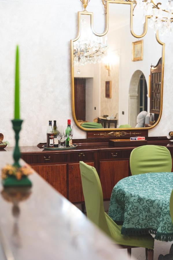 Deluxe Apartment With Garden In Vomero Naples Luaran gambar