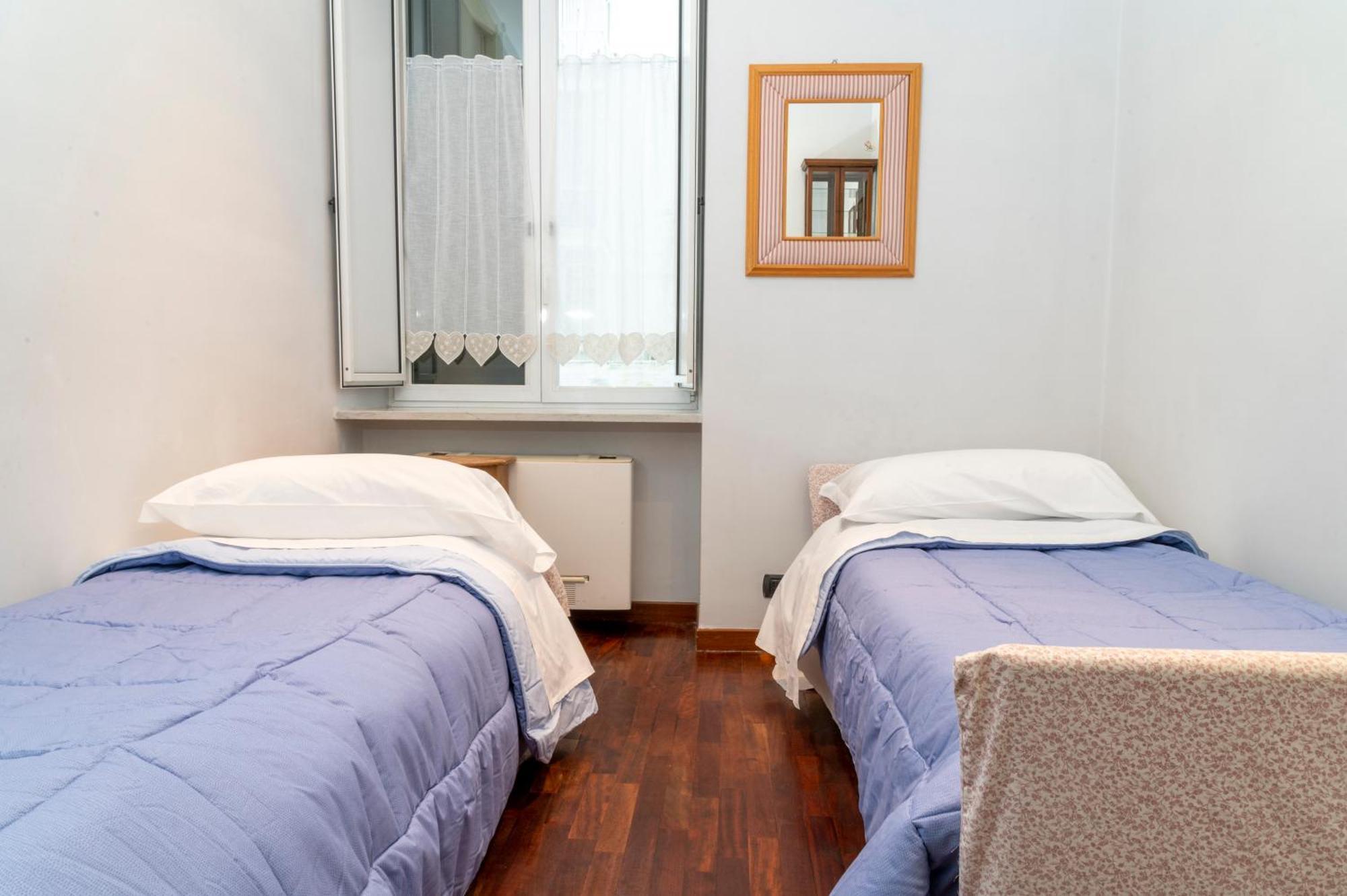 Deluxe Apartment With Garden In Vomero Naples Luaran gambar